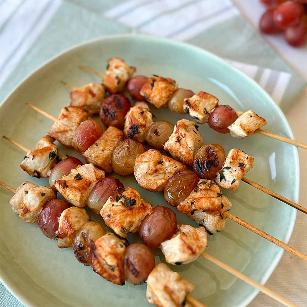 receta-brochetas-pollo-uva