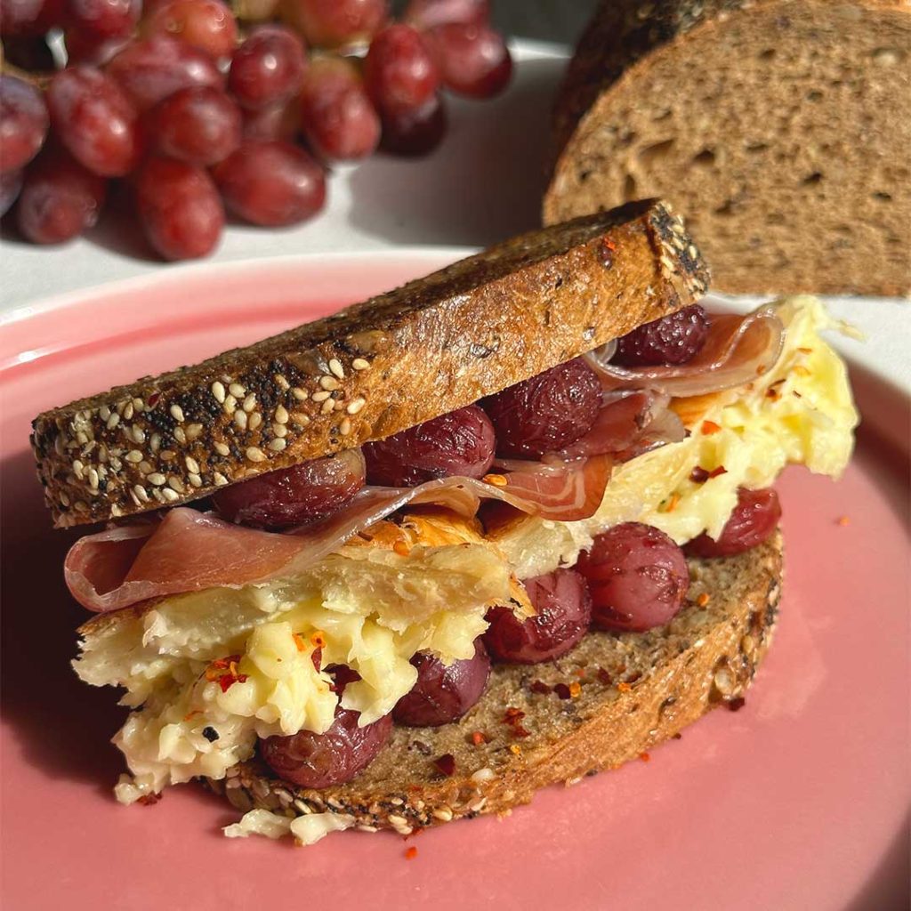 receta-con-uvas-sandwich