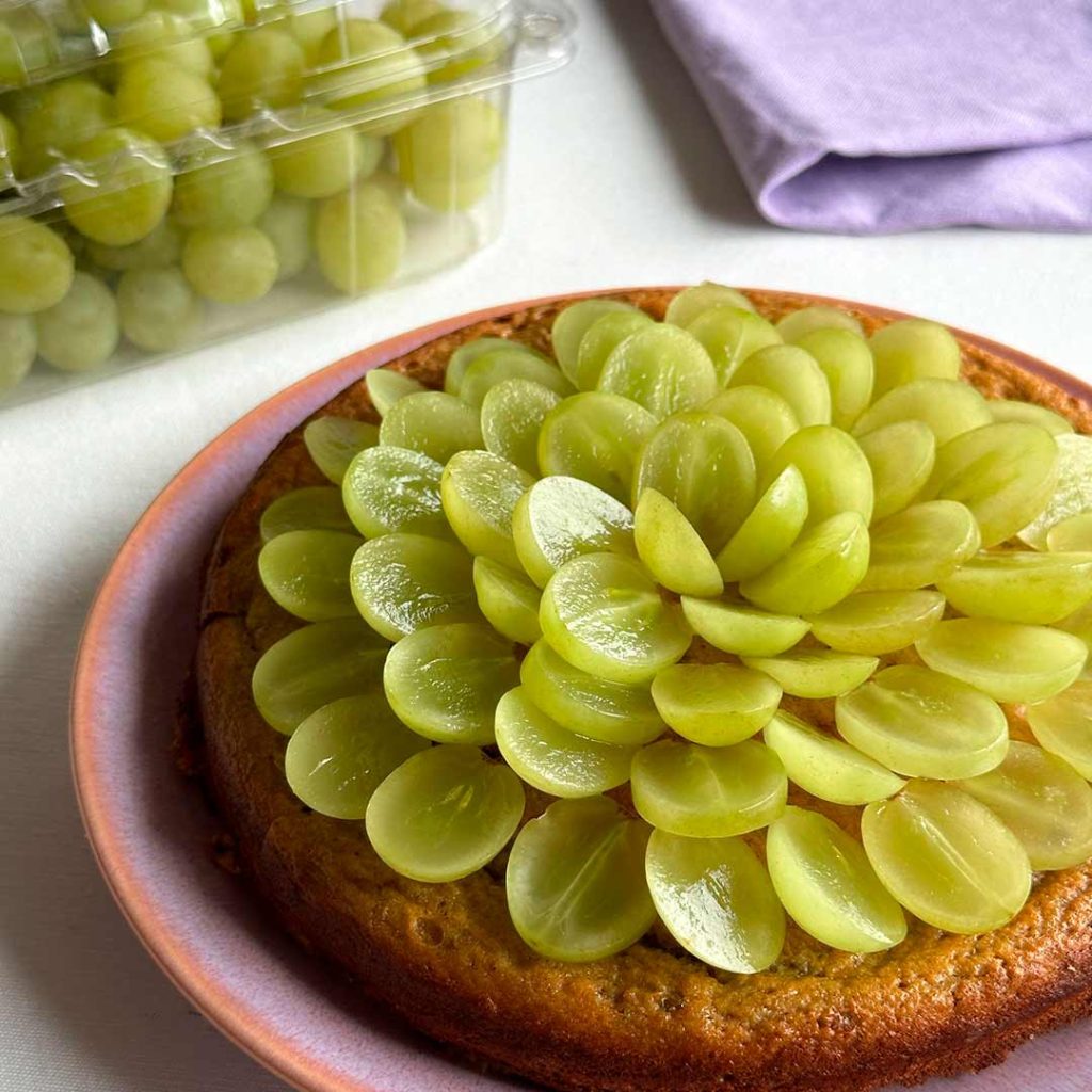 receta-bizcocho-con-uvas-facil-rapido