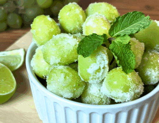 Bala azeda de uva verde